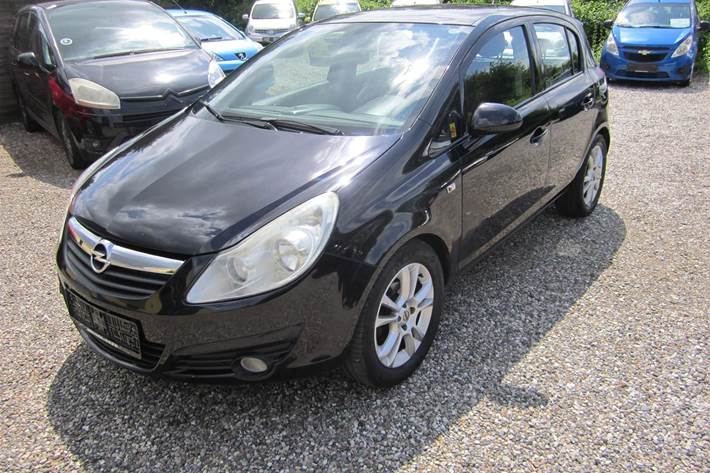 undefined Opel Corsa fra 2009 set udefra