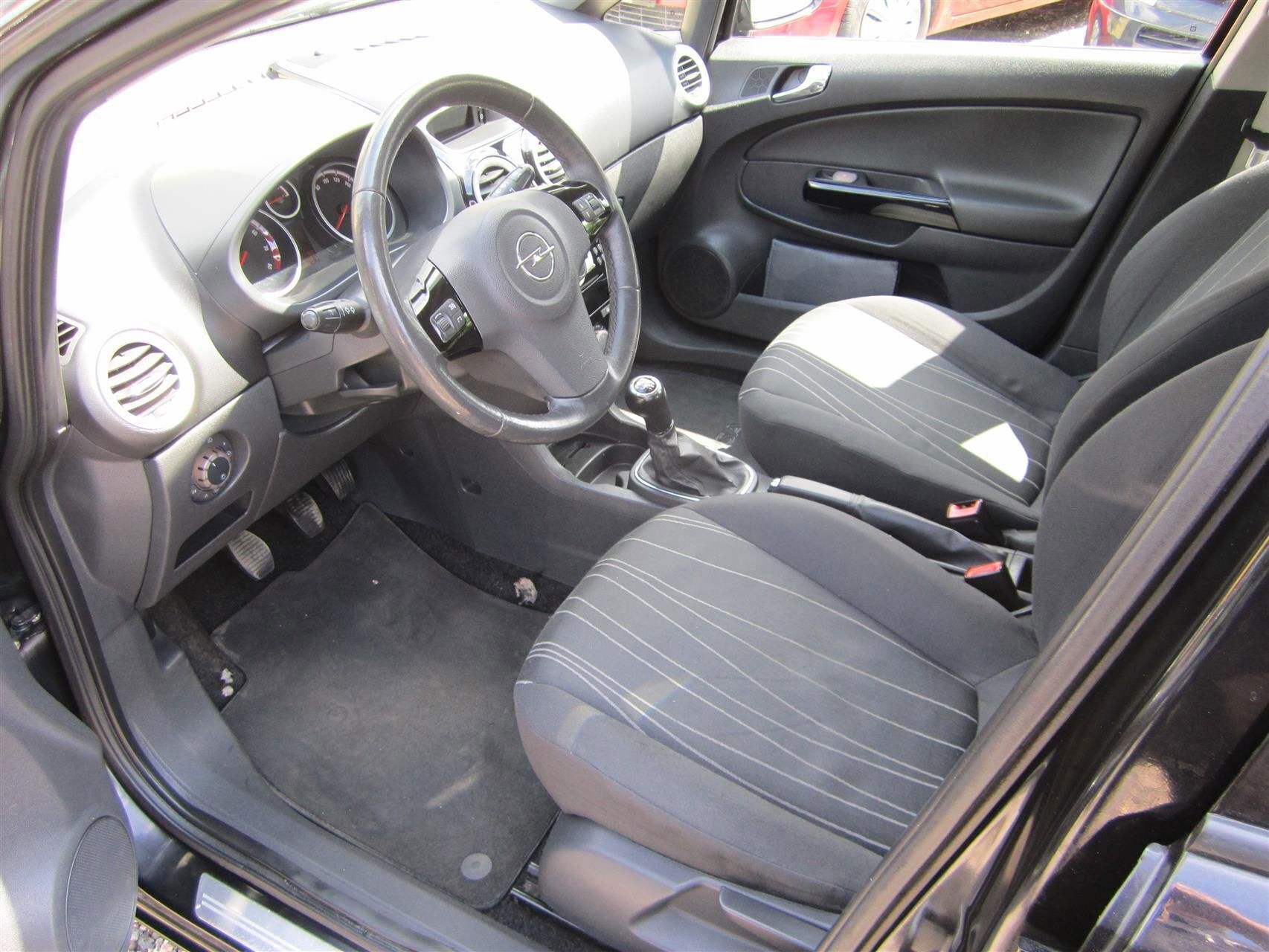 Opel Corsa 1,4 Essentia 75HK 5d