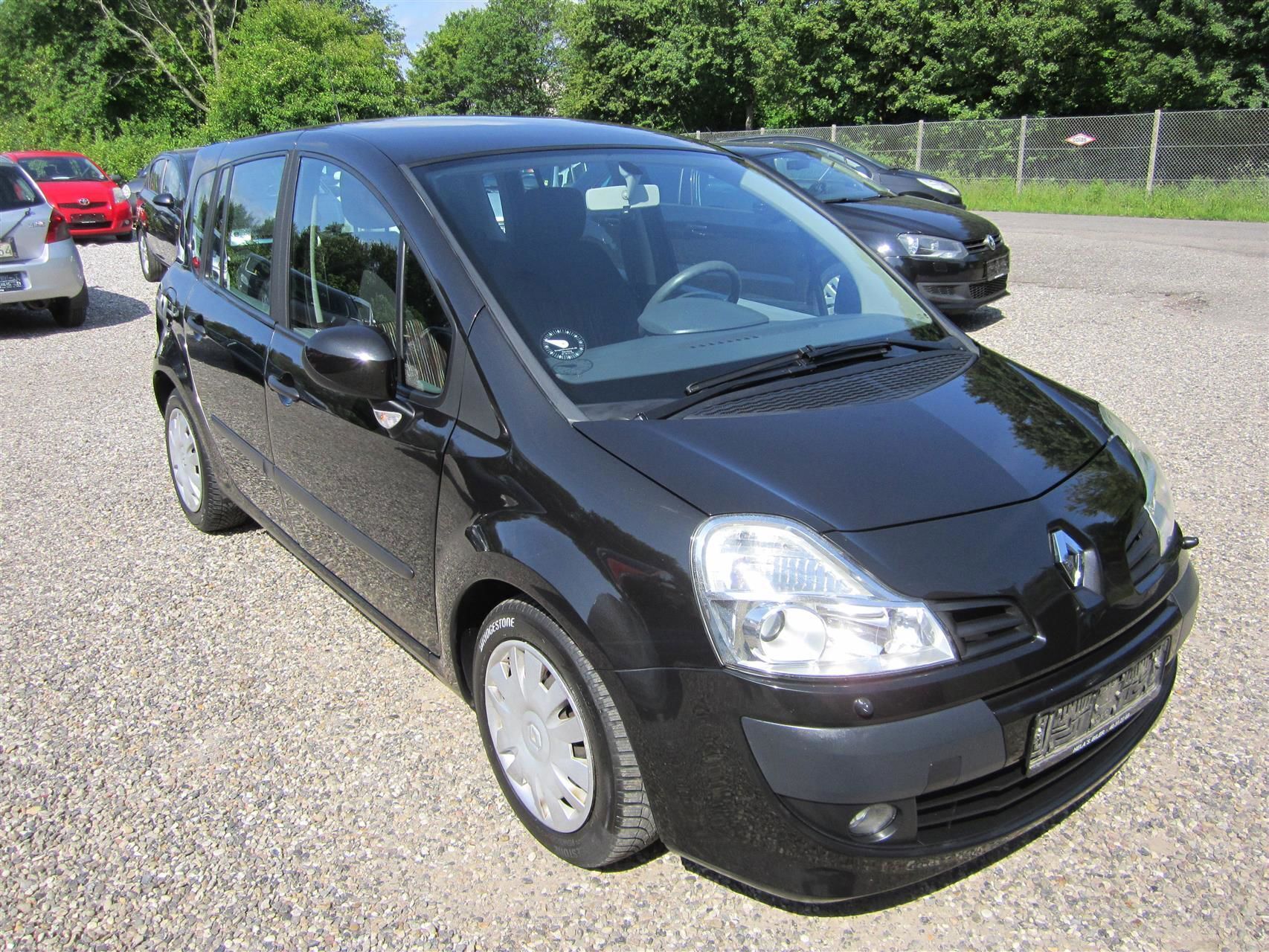 undefined Renault Grand Modus fra 2010 set udefra