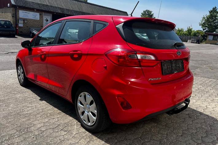 Rød Ford Fiesta fra 2018