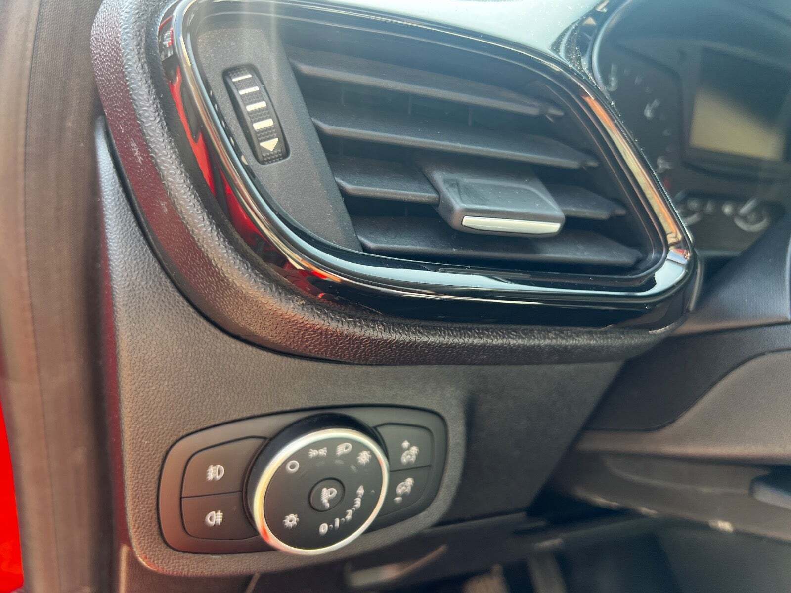 Rød Ford Fiesta fra 2018