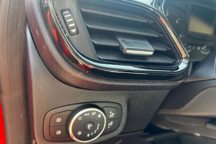 Rød Ford Fiesta fra 2018