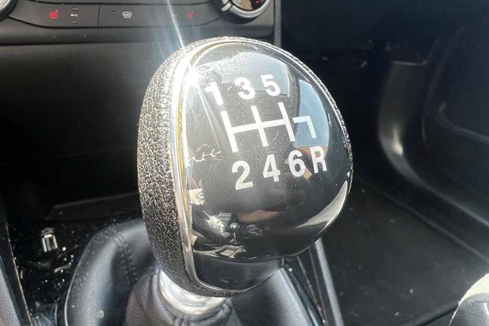 Rød Ford Fiesta fra 2018