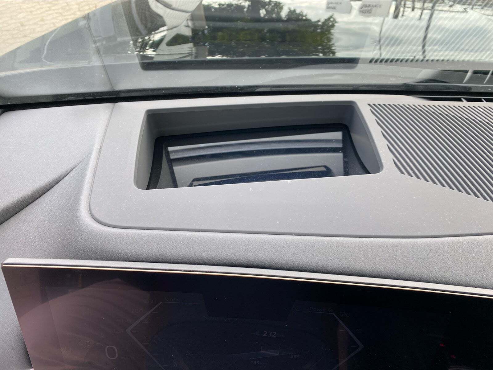 Sort BMW i5 fra 2025