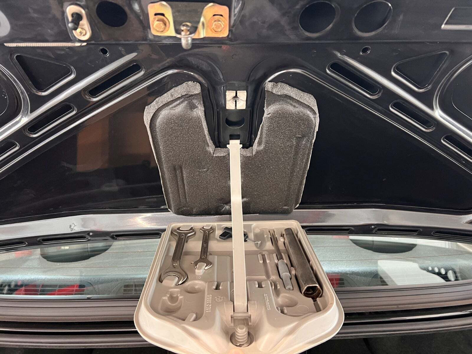 undefined BMW 325iX fra 1987 set udefra