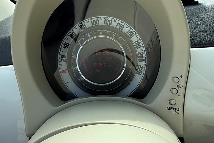 Beige Fiat 500 fra 2008