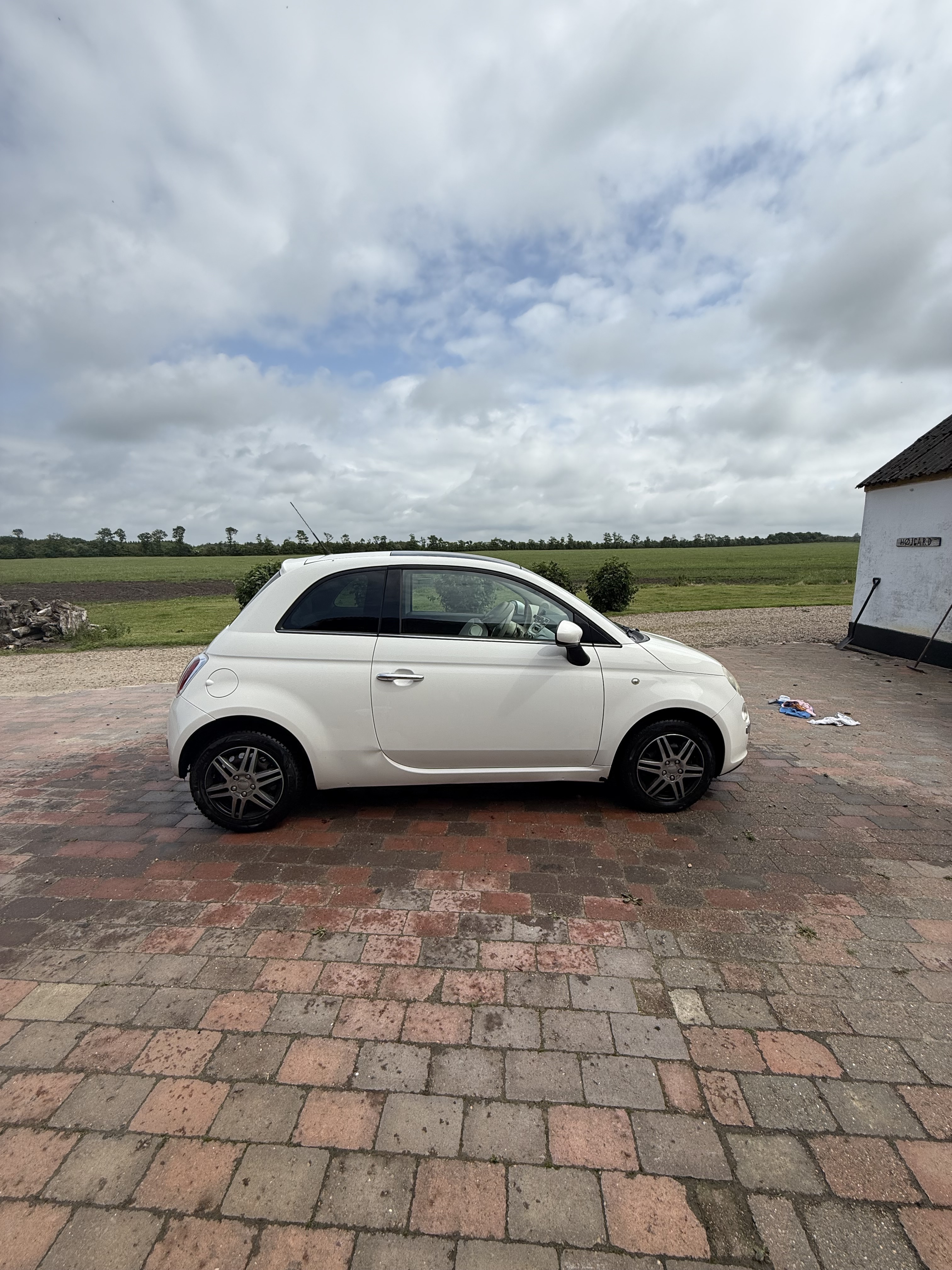 Beige Fiat 500 fra 2008