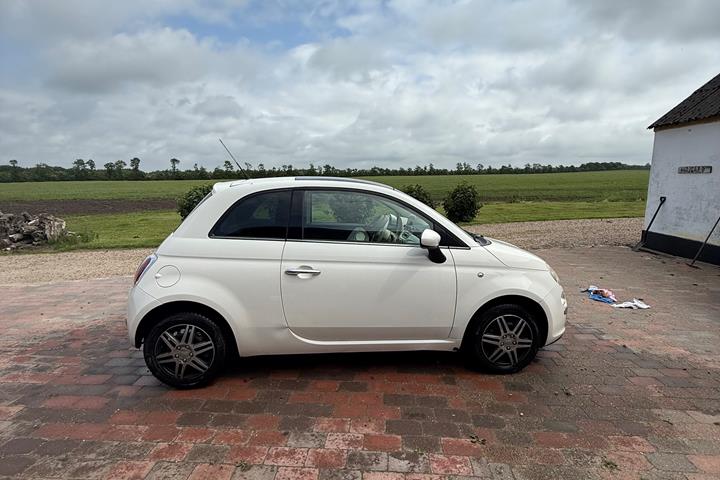 Beige Fiat 500 fra 2008