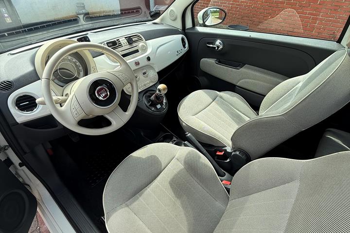 Beige Fiat 500 fra 2008