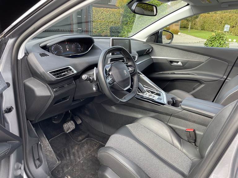 Peugeot 3008 1,2 PureTech 130 SUV EAT8 ALLURE