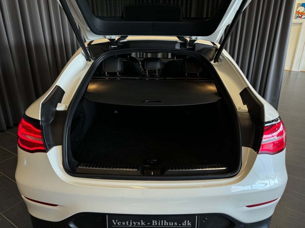 Hvid Mercedes GLC63 fra 2017