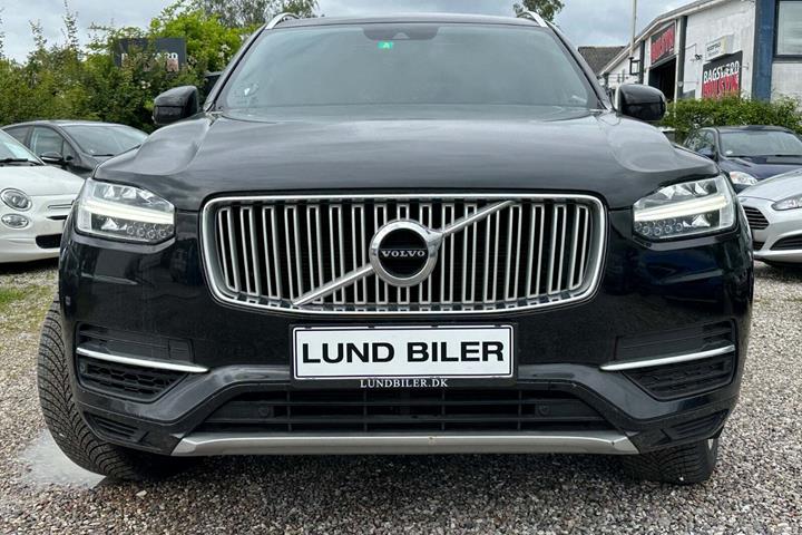 Sort Volvo XC90 fra 2017 set udefra