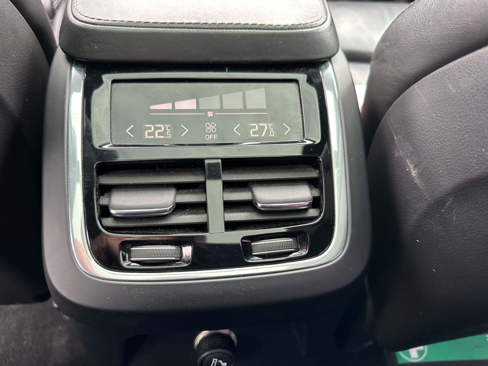 Sort Volvo XC90 fra 2017