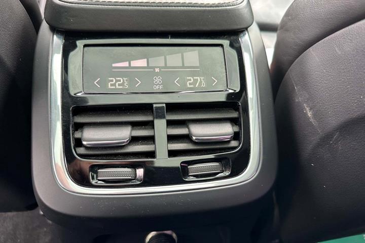 Sort Volvo XC90 fra 2017