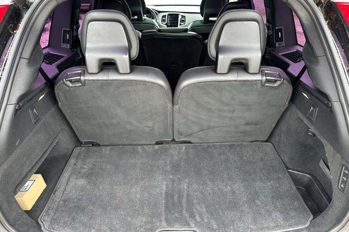 Sort Volvo XC90 fra 2017