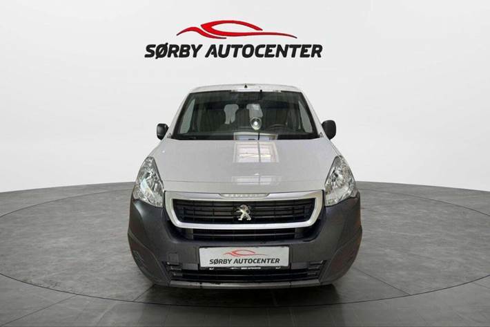 Hvid Peugeot Partner fra 2017