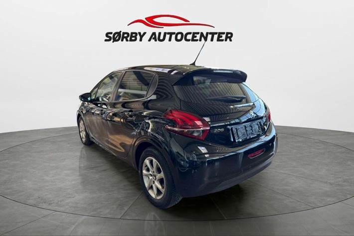 Sort Peugeot 208 fra 2019