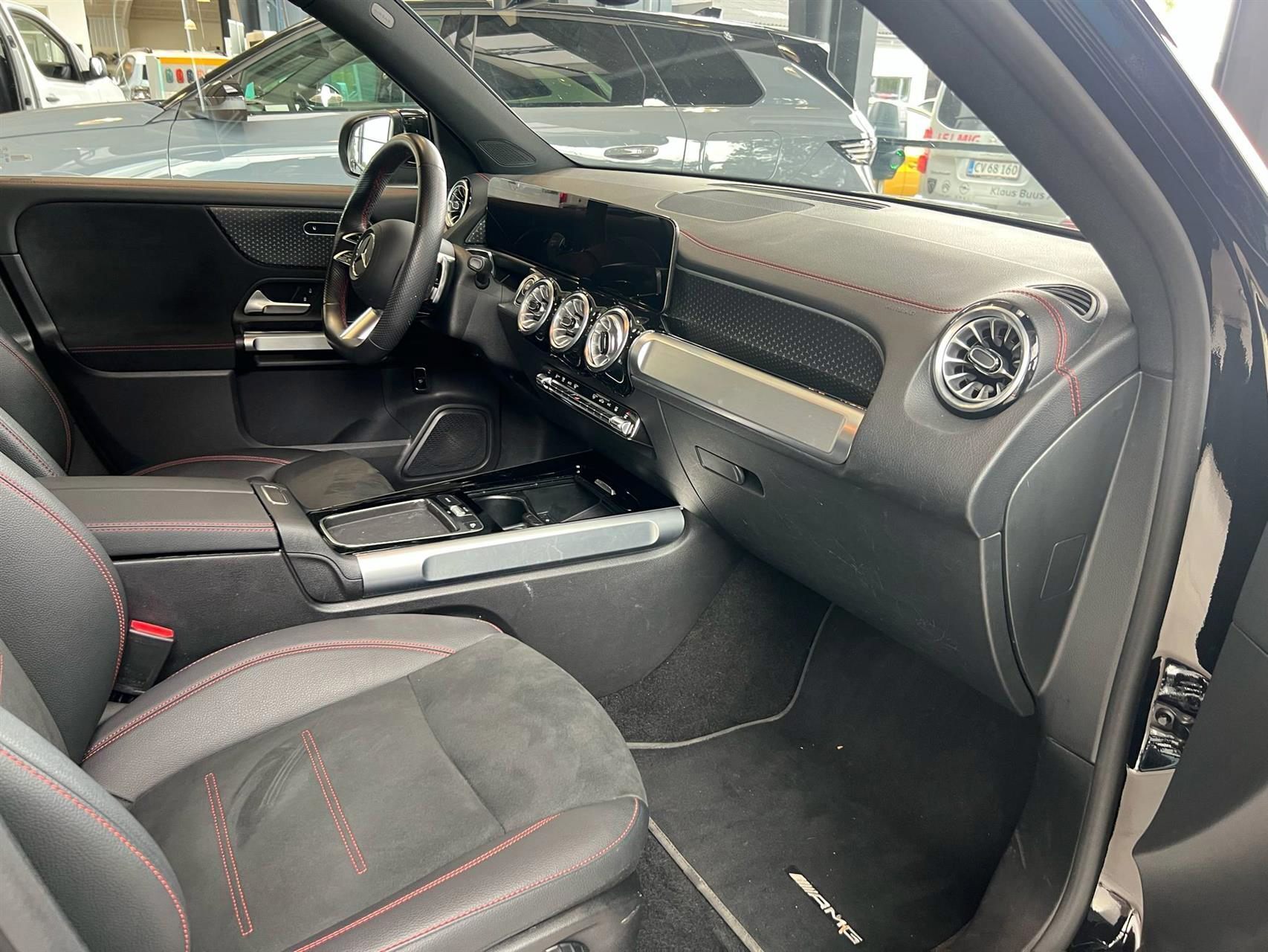 Sort Mercedes EQB 350 fra 2024 set indefra