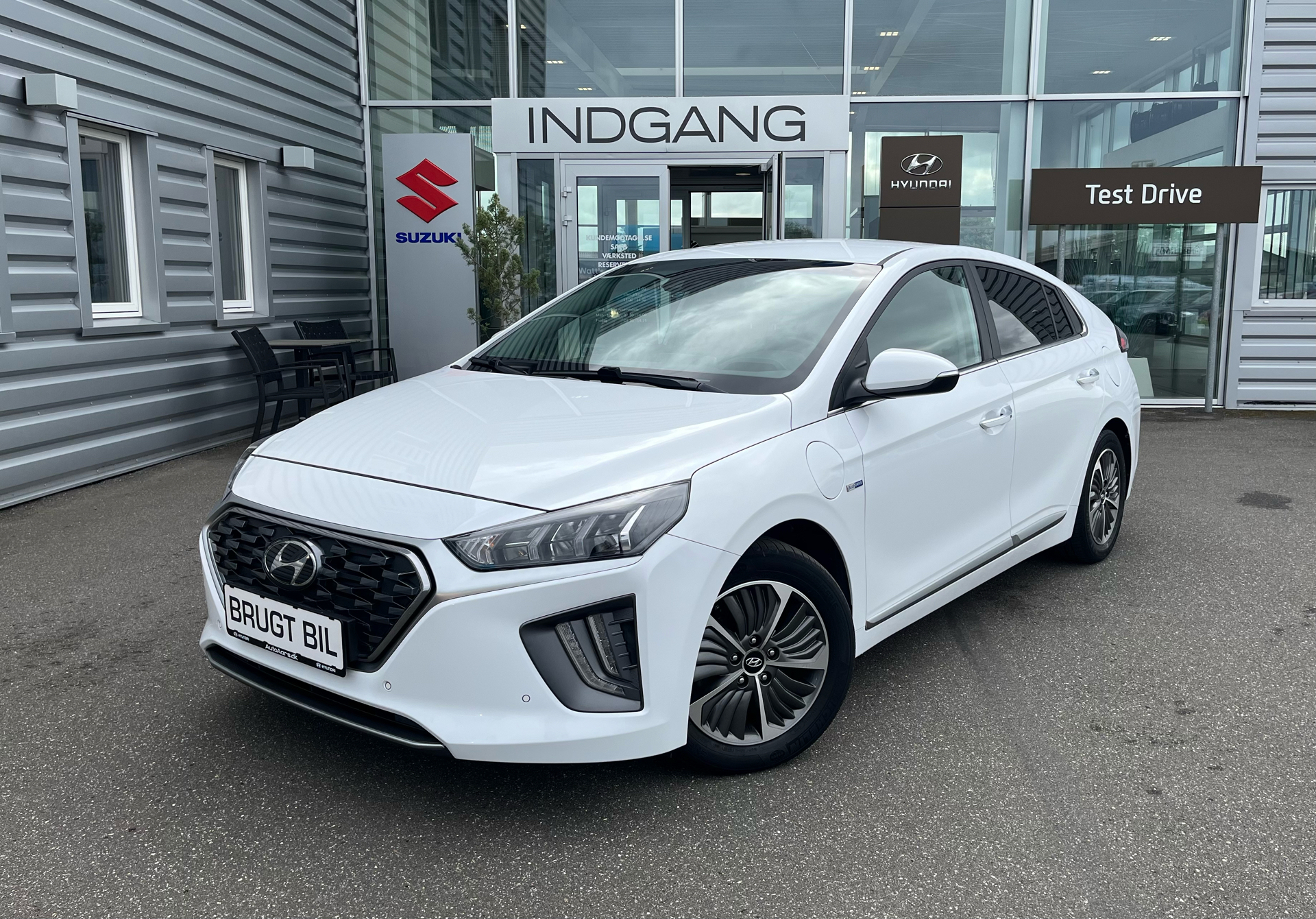 Hyundai Ioniq 1,6 GDI  Plugin-hybrid Premium plug-in 141HK 5d 6g Aut.