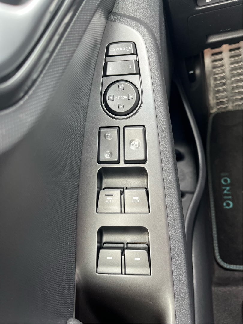 Hvid Hyundai Ioniq fra 2019