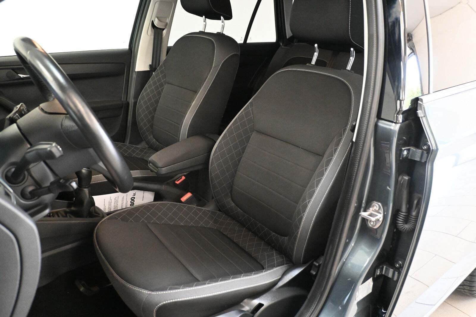 Grå Skoda Fabia fra 2020