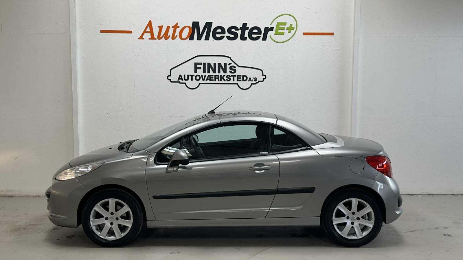 Sort Peugeot 207 fra 2007