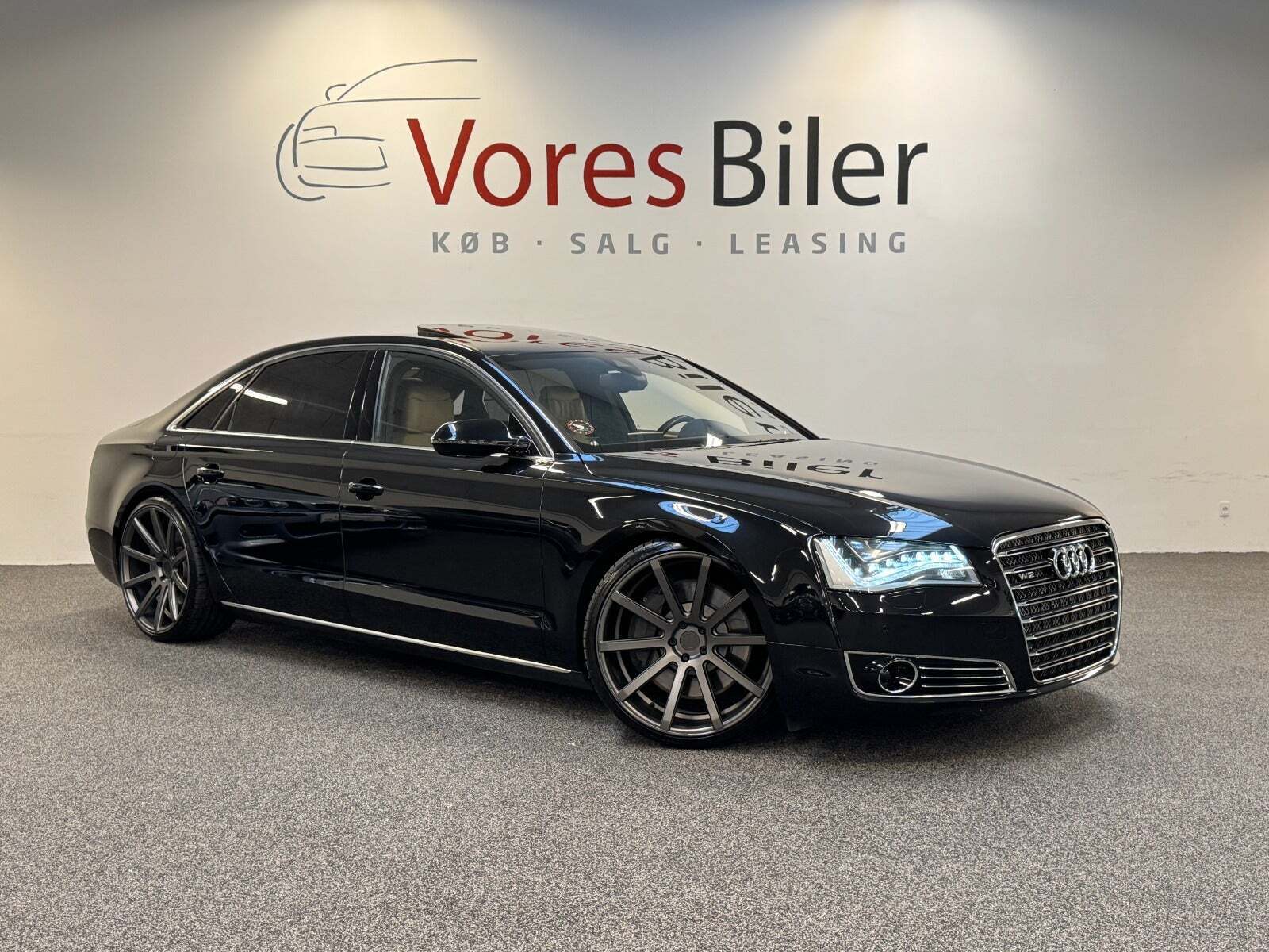 Sort Audi A8 fra 2011