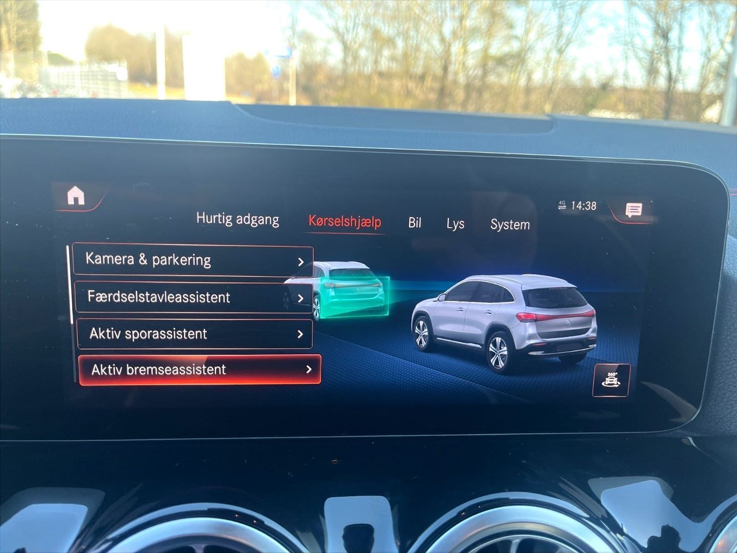 Grå Mercedes EQA 250 fra 2023