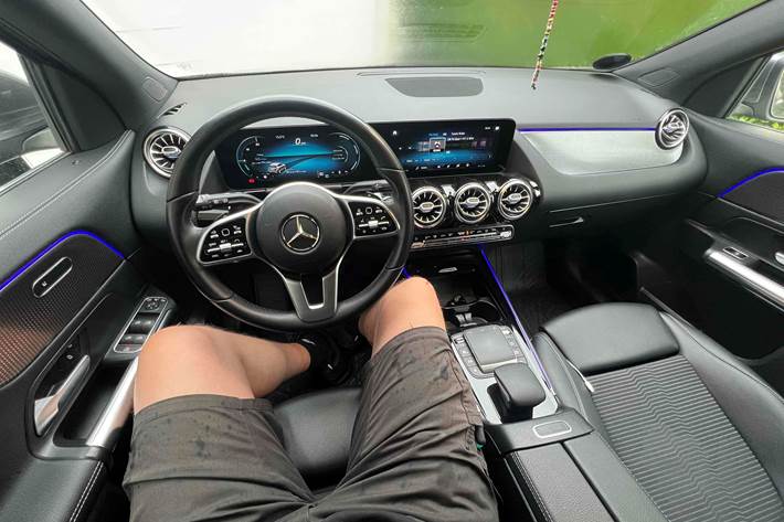 Grå Mercedes GLA fra 2021