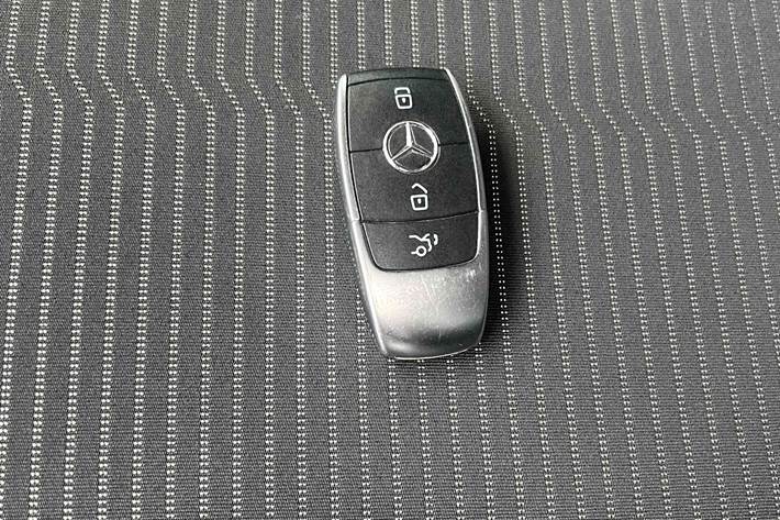 Grå Mercedes GLA fra 2021