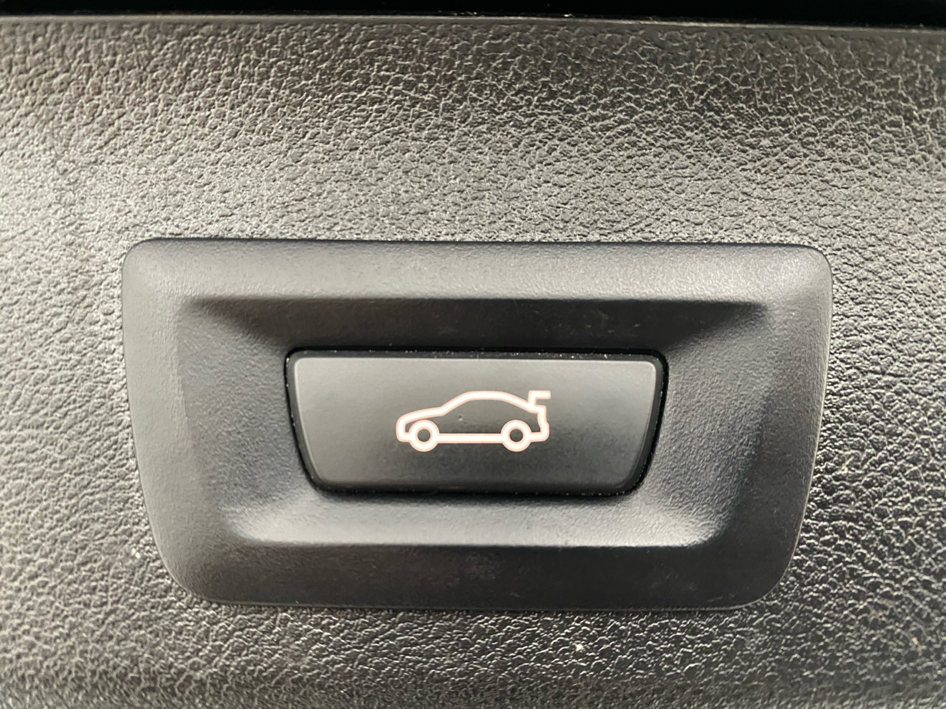 Sort BMW 530e fra 2021