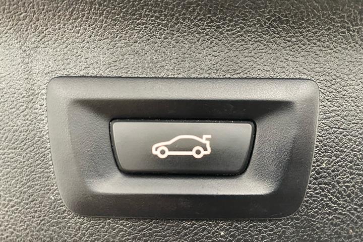 Sort BMW 530e fra 2021
