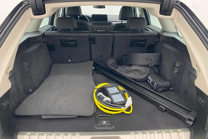 Sort BMW 530e fra 2021