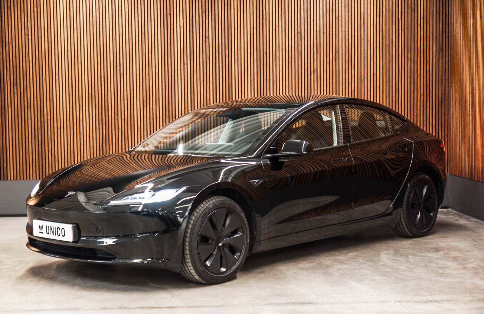 Tesla Model 3 Long Range RWD