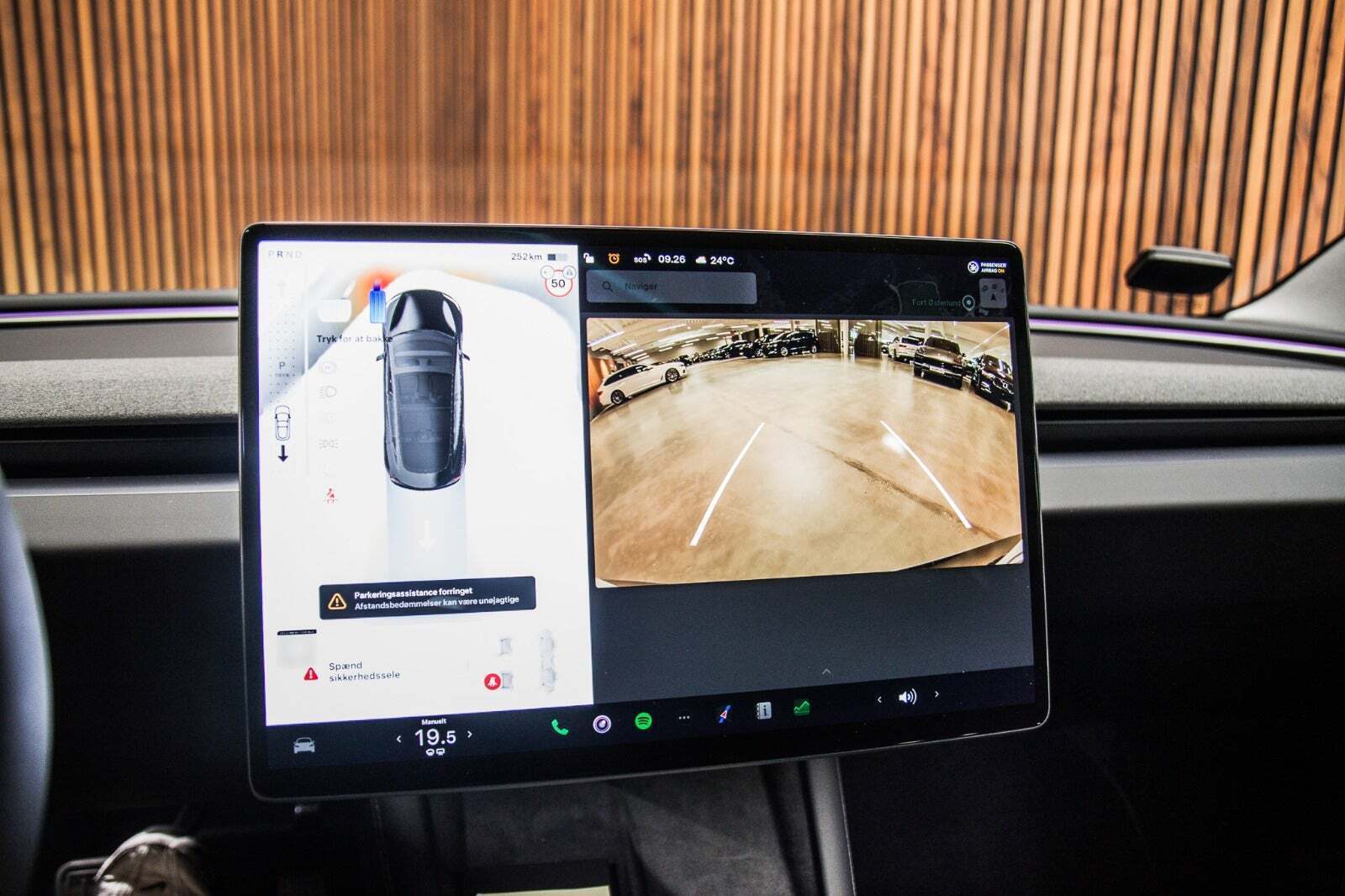 Sort Tesla Model 3 fra 2025