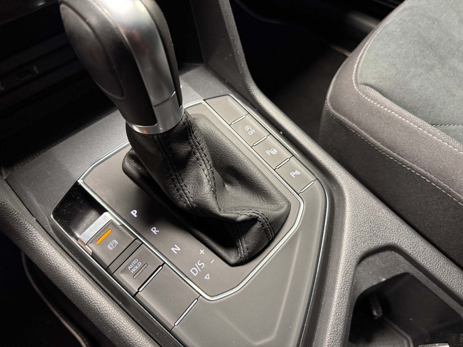 Sølv VW Tiguan fra 2018