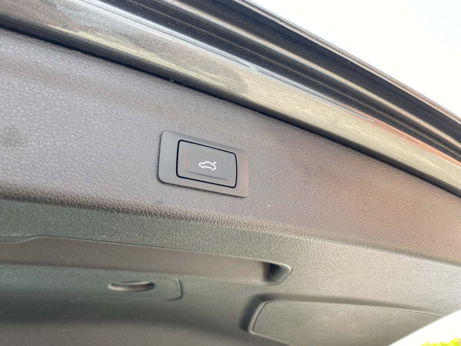 Grå Audi Q3 fra 2023