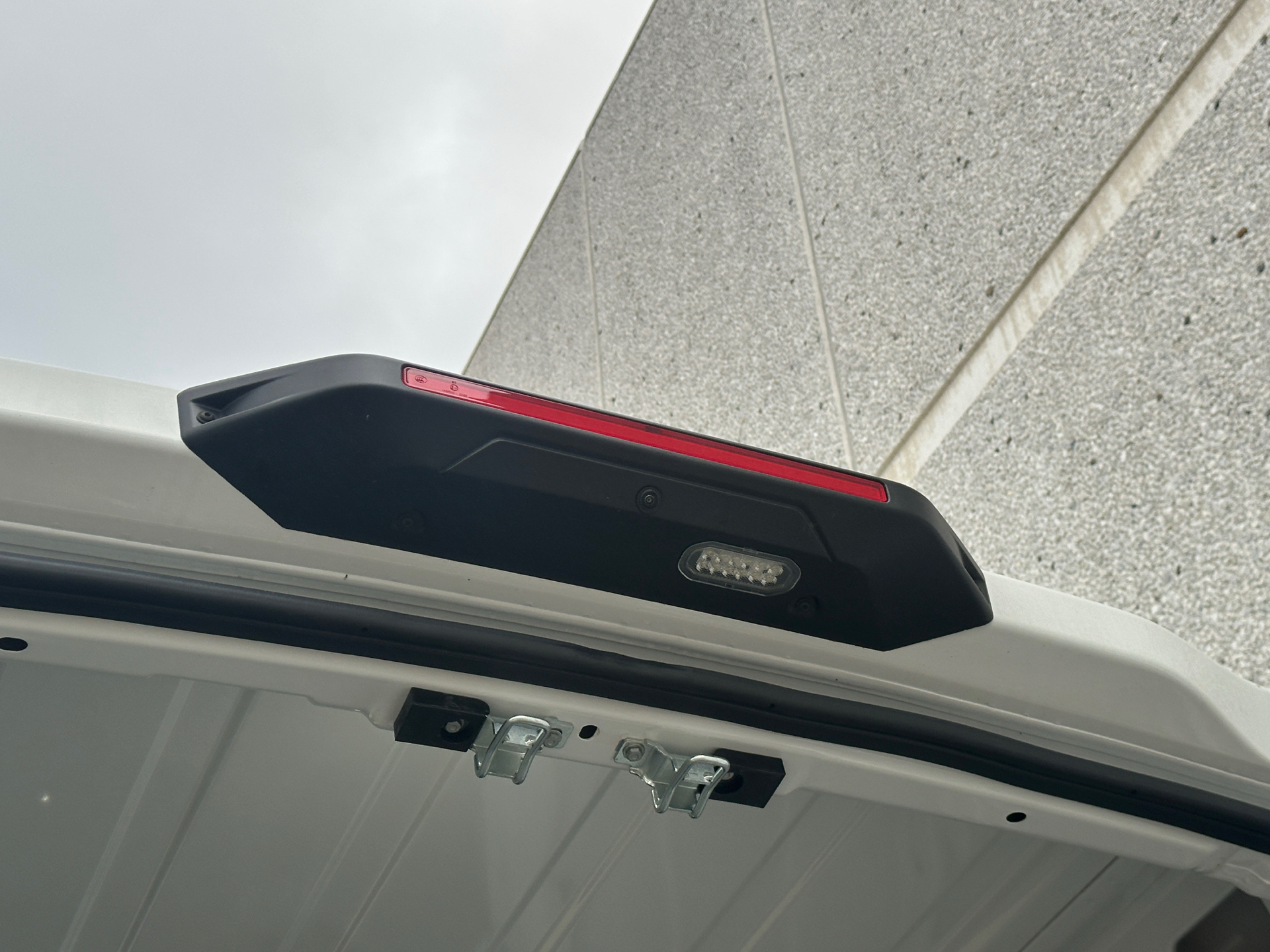 Hvid Iveco Daily fra 2025