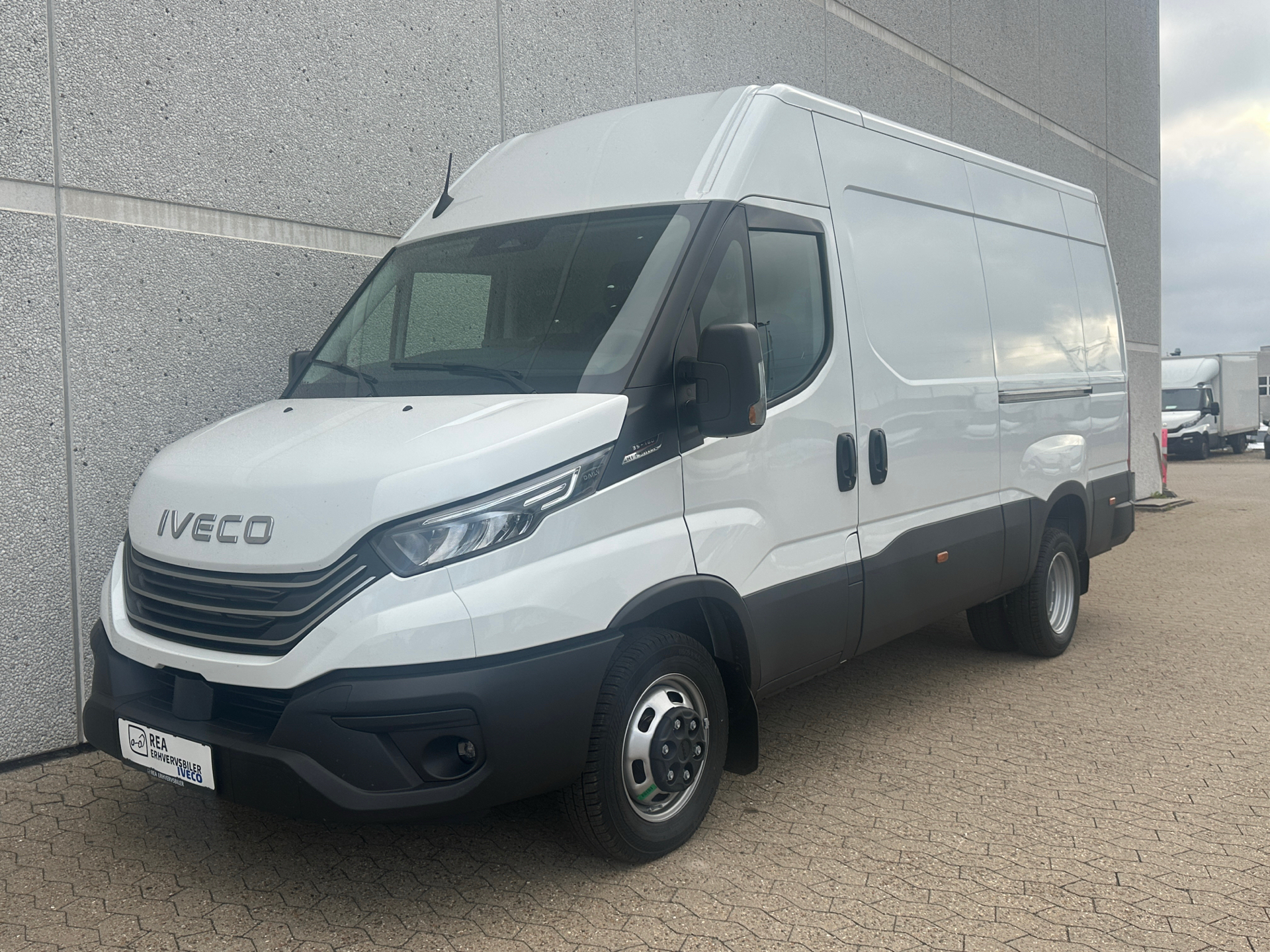 Iveco Daily 3,0 35C18 12m3 D Hi-Matic 180HK Van 8g Aut.