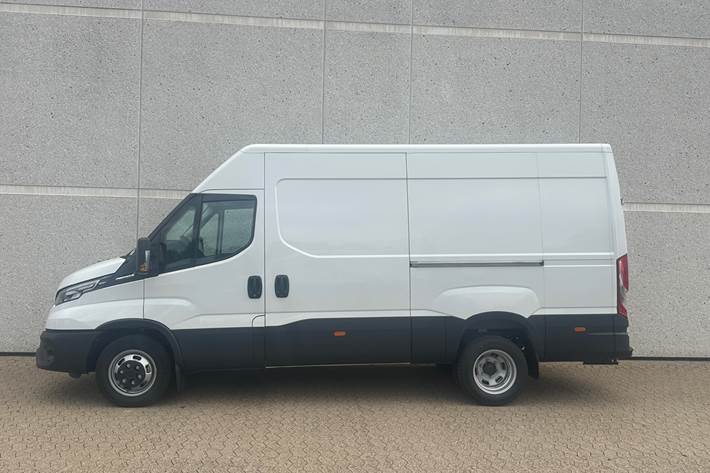 Hvid Iveco Daily fra 2025