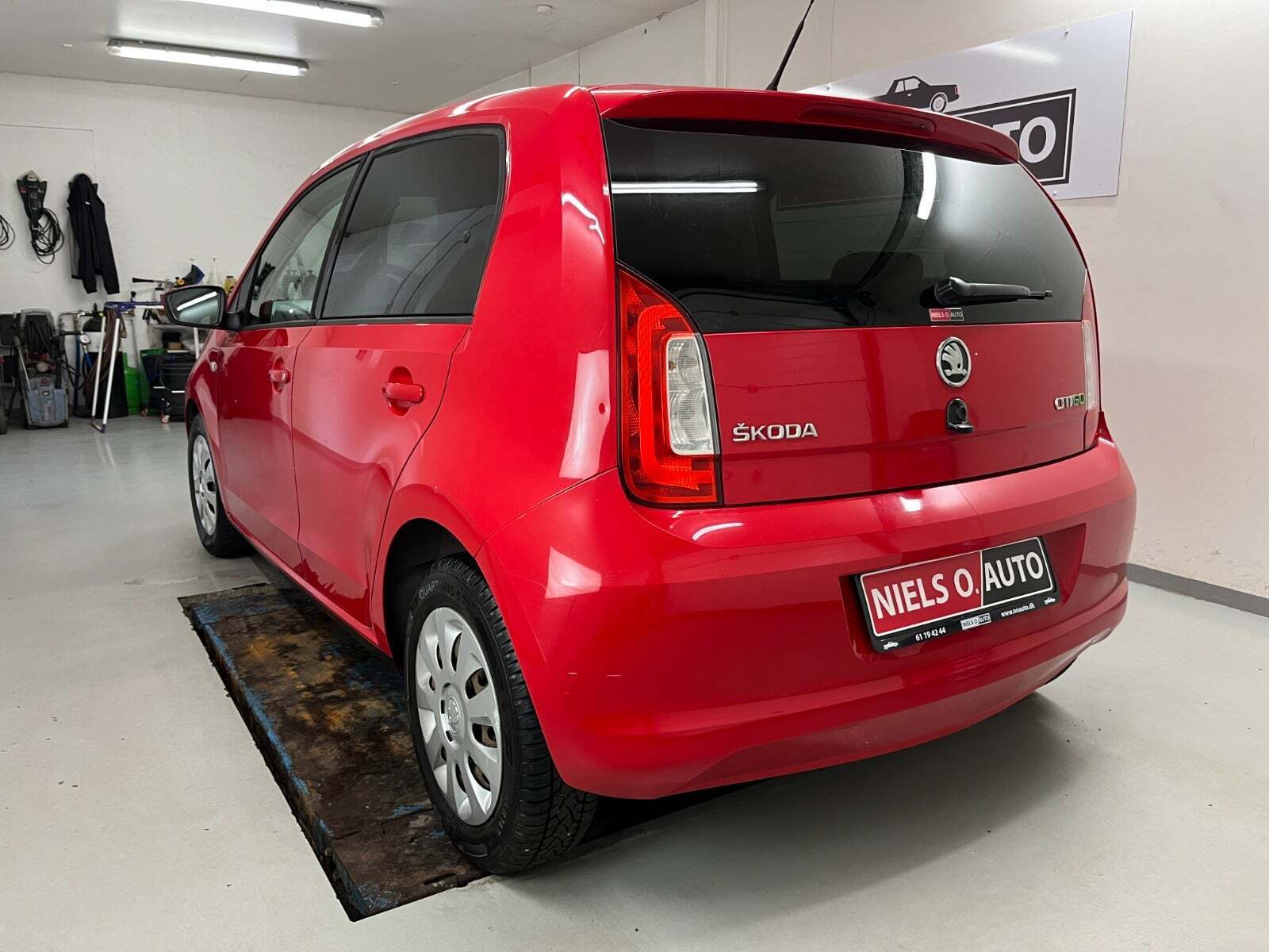 Rød Skoda Citigo fra 2013