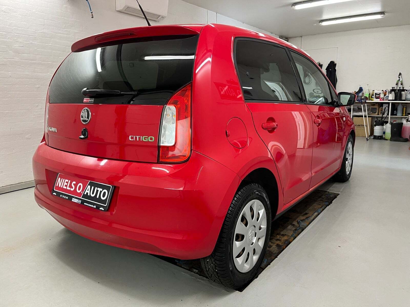 Rød Skoda Citigo fra 2013