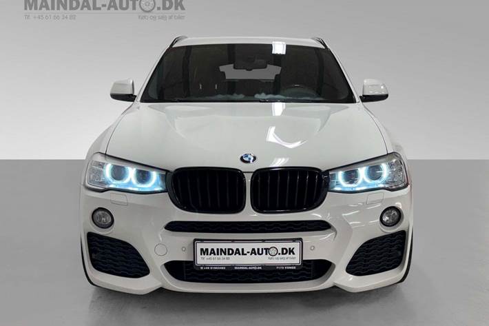 Sort BMW X4 fra 2015 set udefra