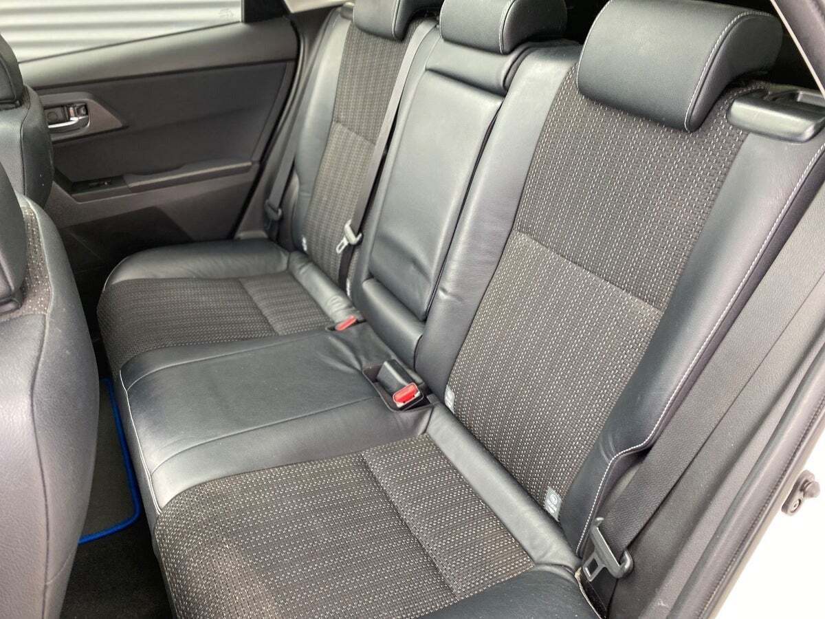 Hvid Toyota Auris fra 2015