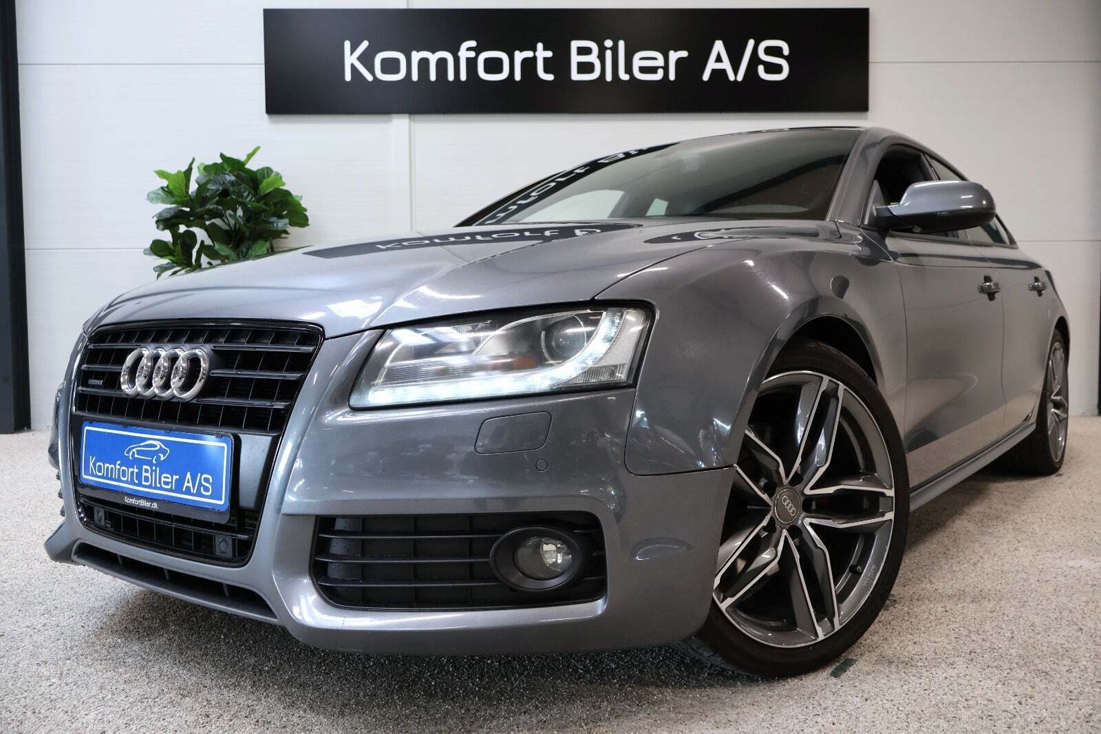 Grå Audi A5 fra 2012