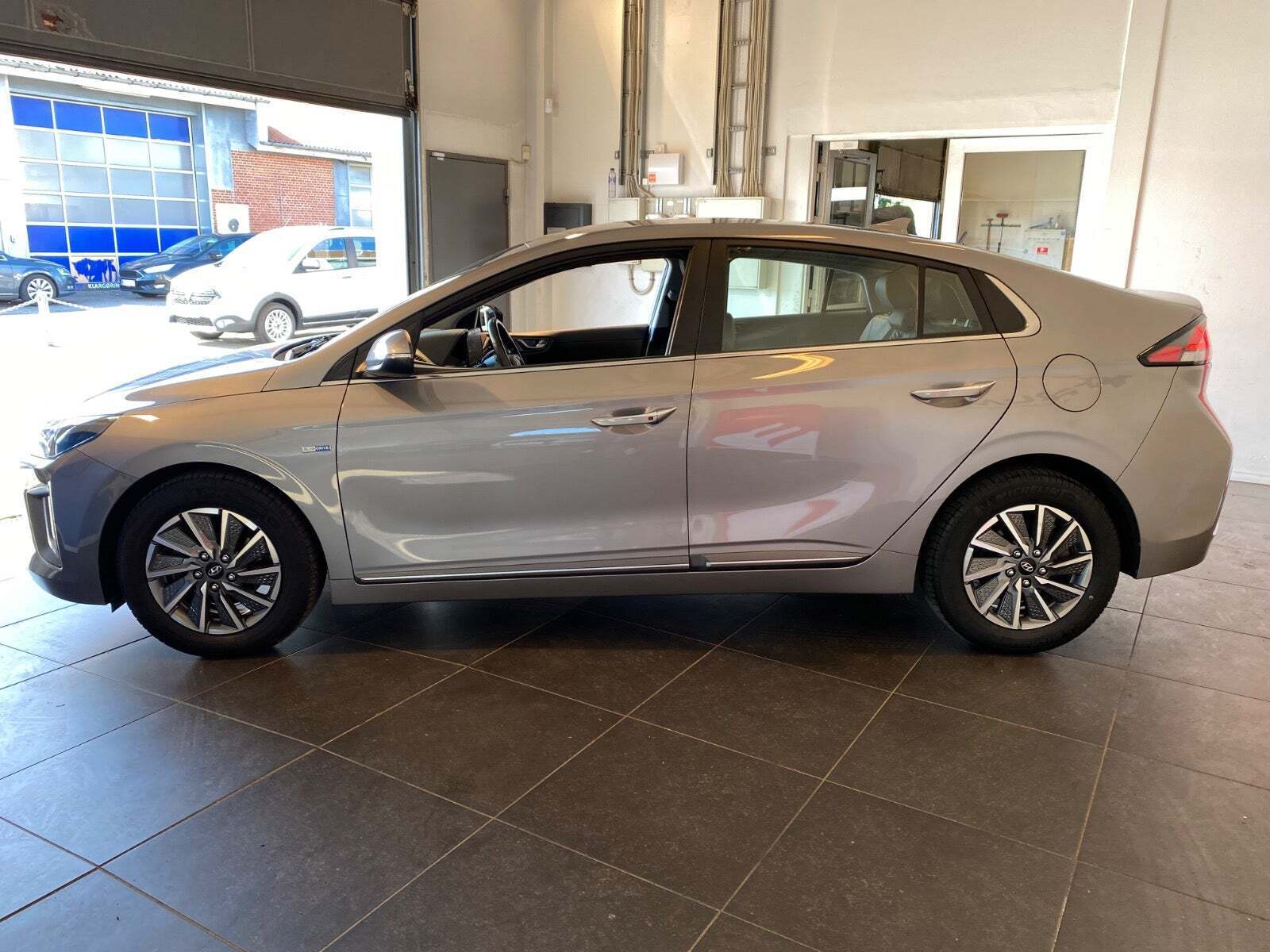 Hyundai Ioniq 40 EV Premium