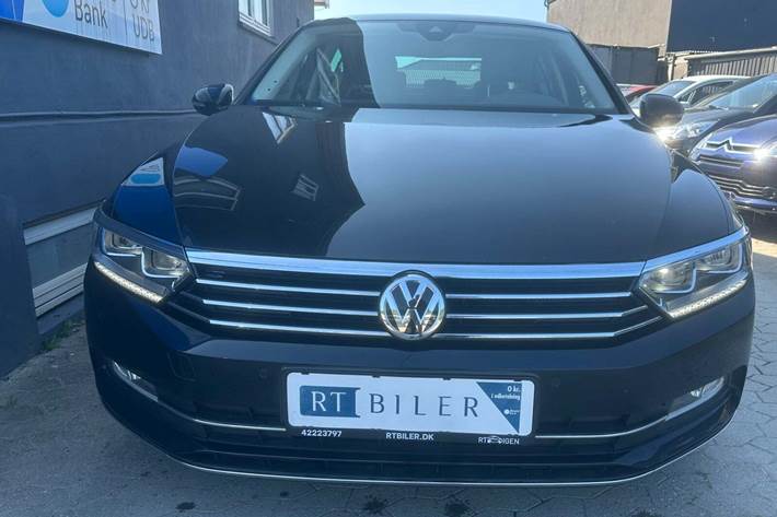 Hvid VW Passat fra 2018