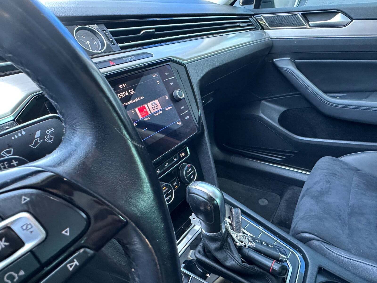 Hvid VW Passat fra 2018