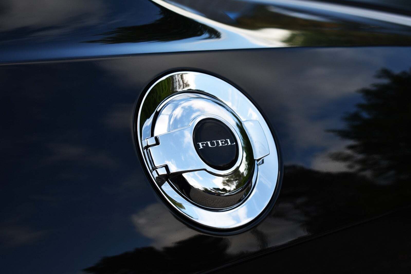 Sort Dodge Challenger fra 2024