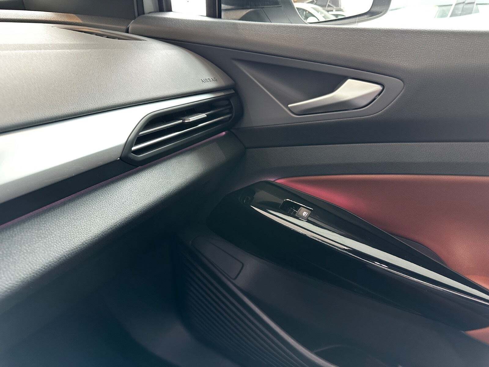 Hvid VW ID.4 fra 2021